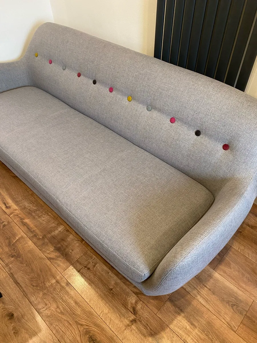 Stylish Three seater button sofa - Image 1