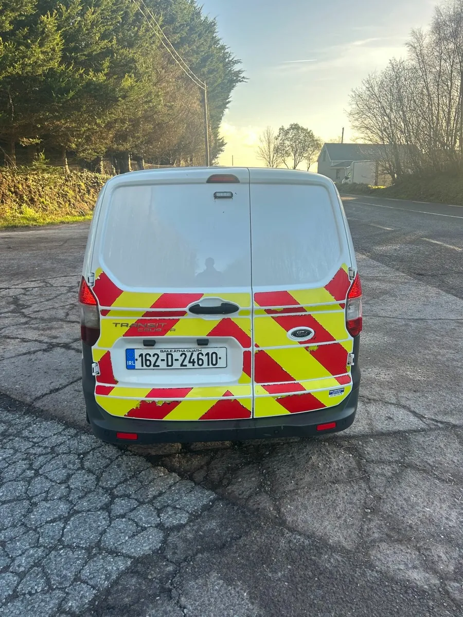 Ford Transit Courier 2016 - Image 3