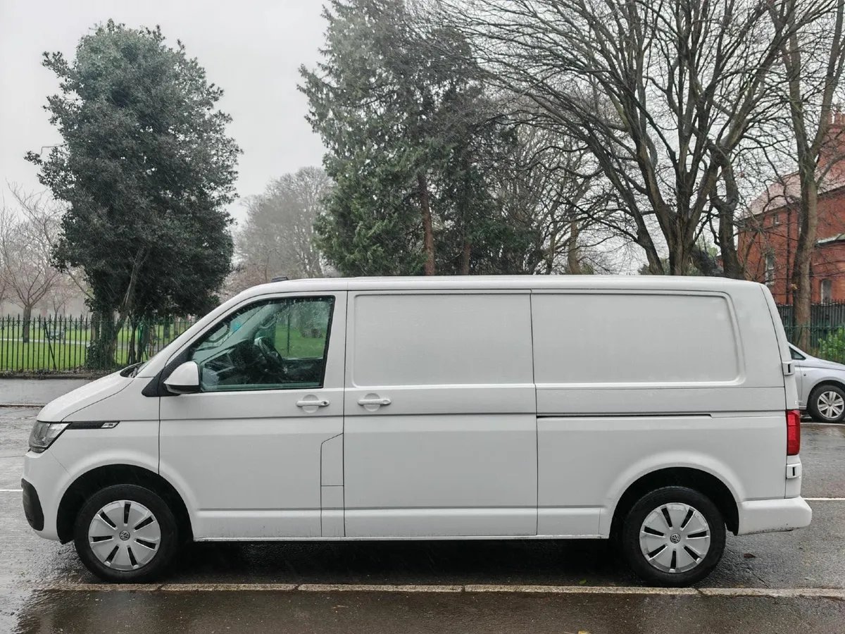 Volkswagen Transporter 2024 - Image 3