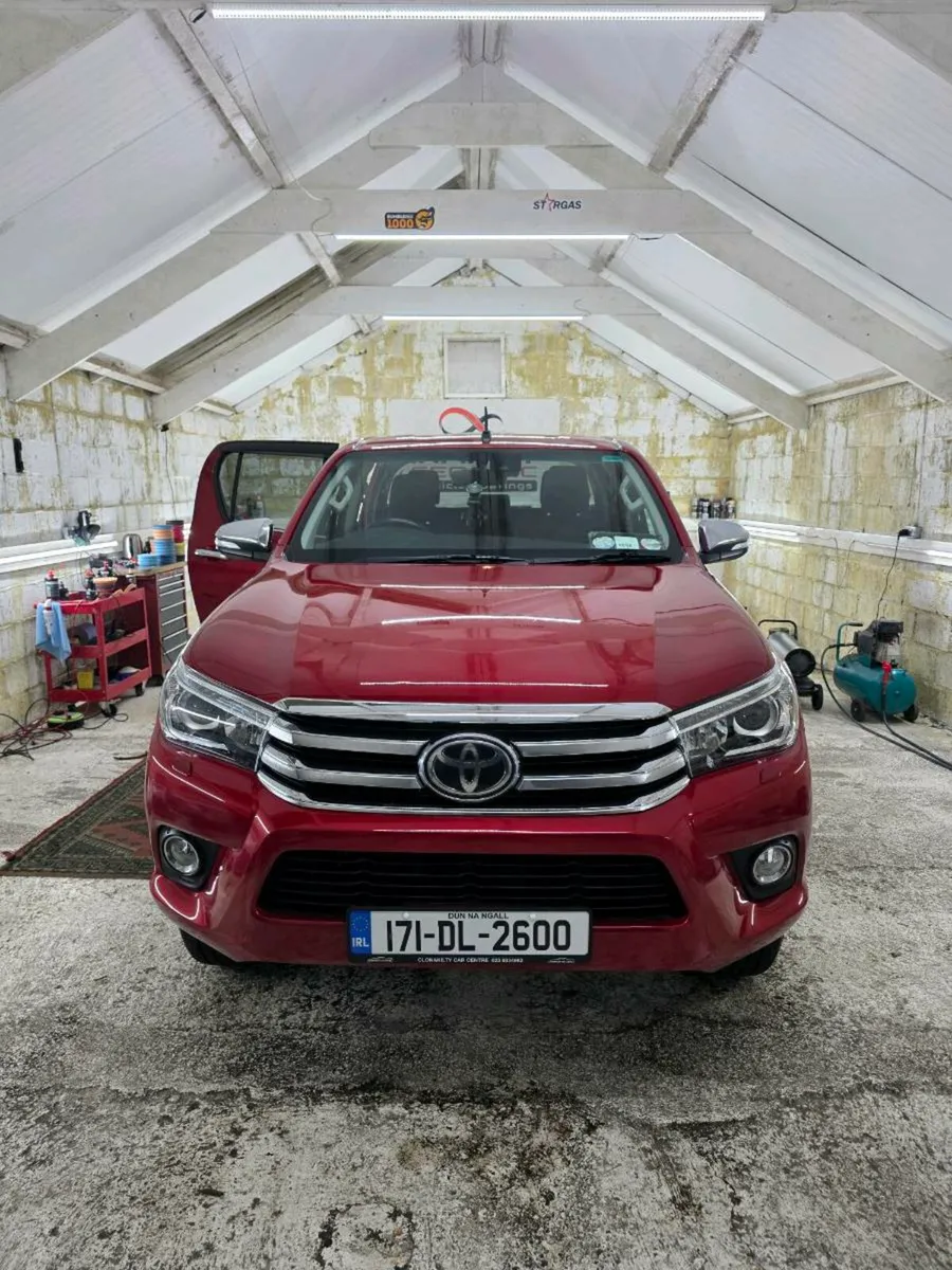 Toyota Hilux Invincible - Image 1