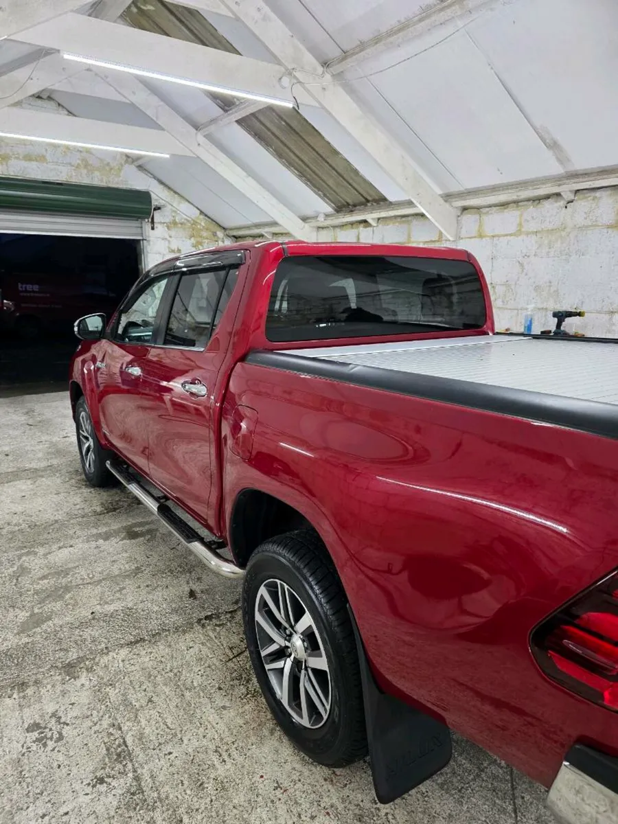 Toyota Hilux Invincible - Image 3