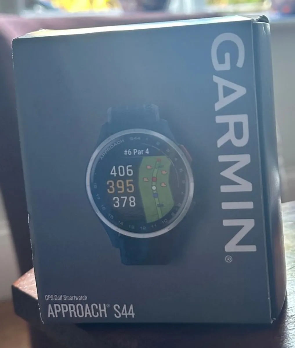 New Garmin Approach S44 GPS golf watch - Image 2