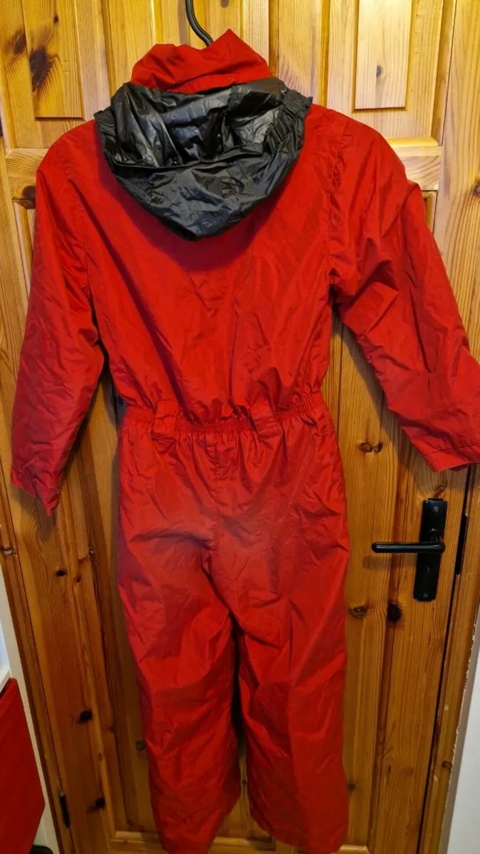 Ski suit 10yr - Image 3