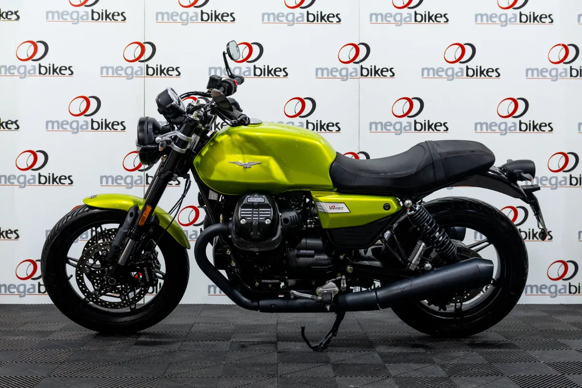 Moto Guzzi V7 Sport 2025 Ex-Demo - Image 2