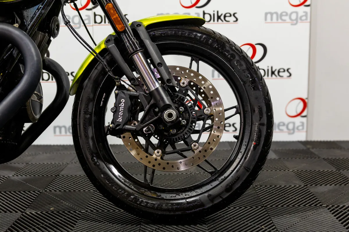 Moto Guzzi V7 Sport 2025 Ex-Demo - Image 4