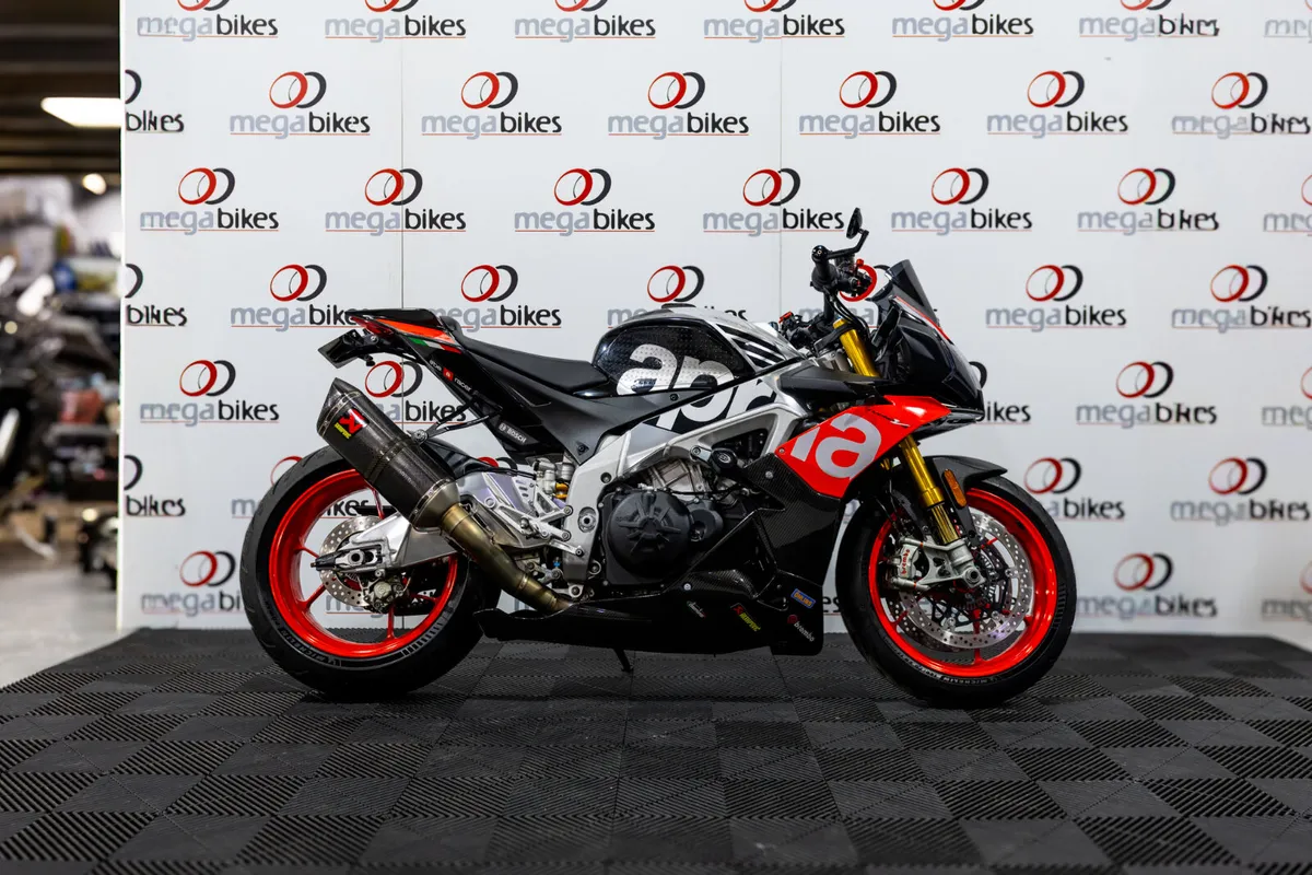 Aprilia Tuono V4 Factory 2018 - Image 2