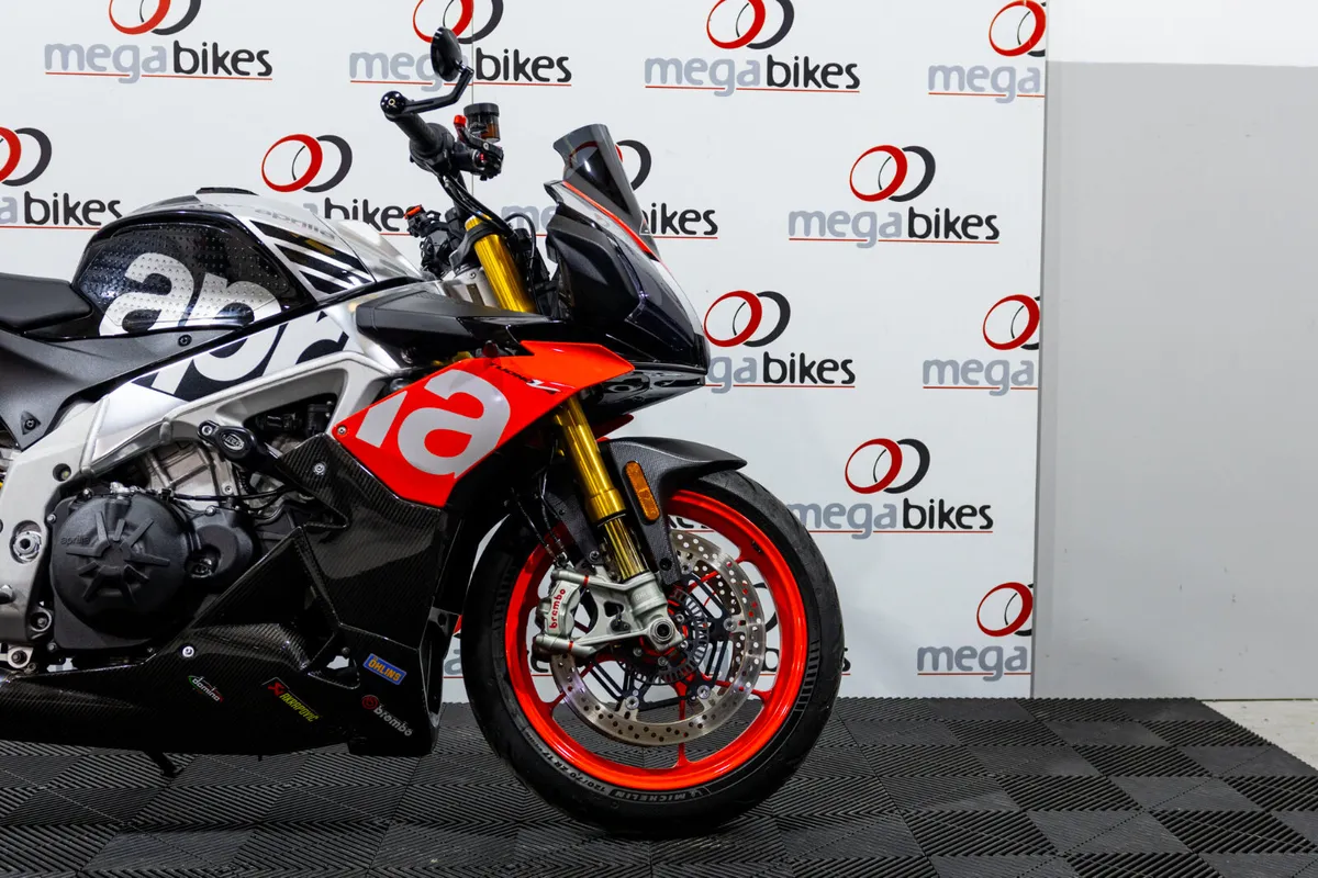 Aprilia Tuono V4 Factory 2018 - Image 4