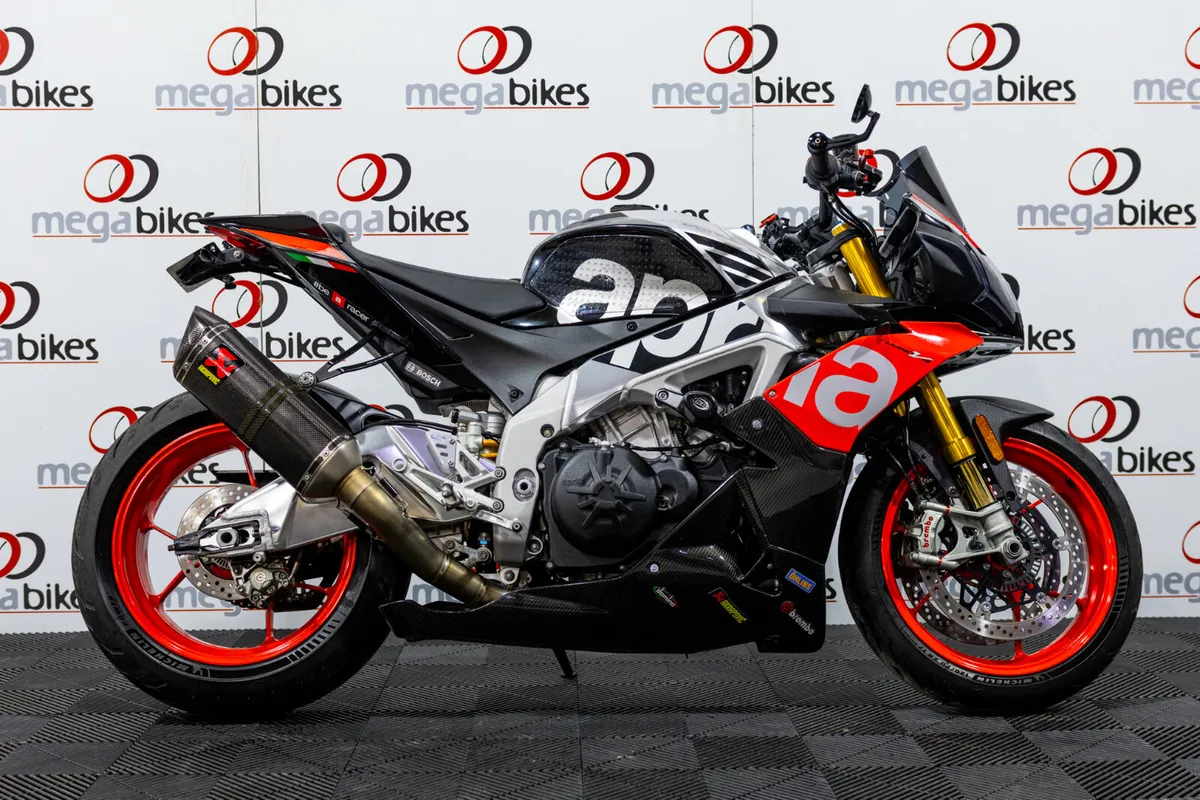 Aprilia Tuono V4 Factory 2018 - Image 1