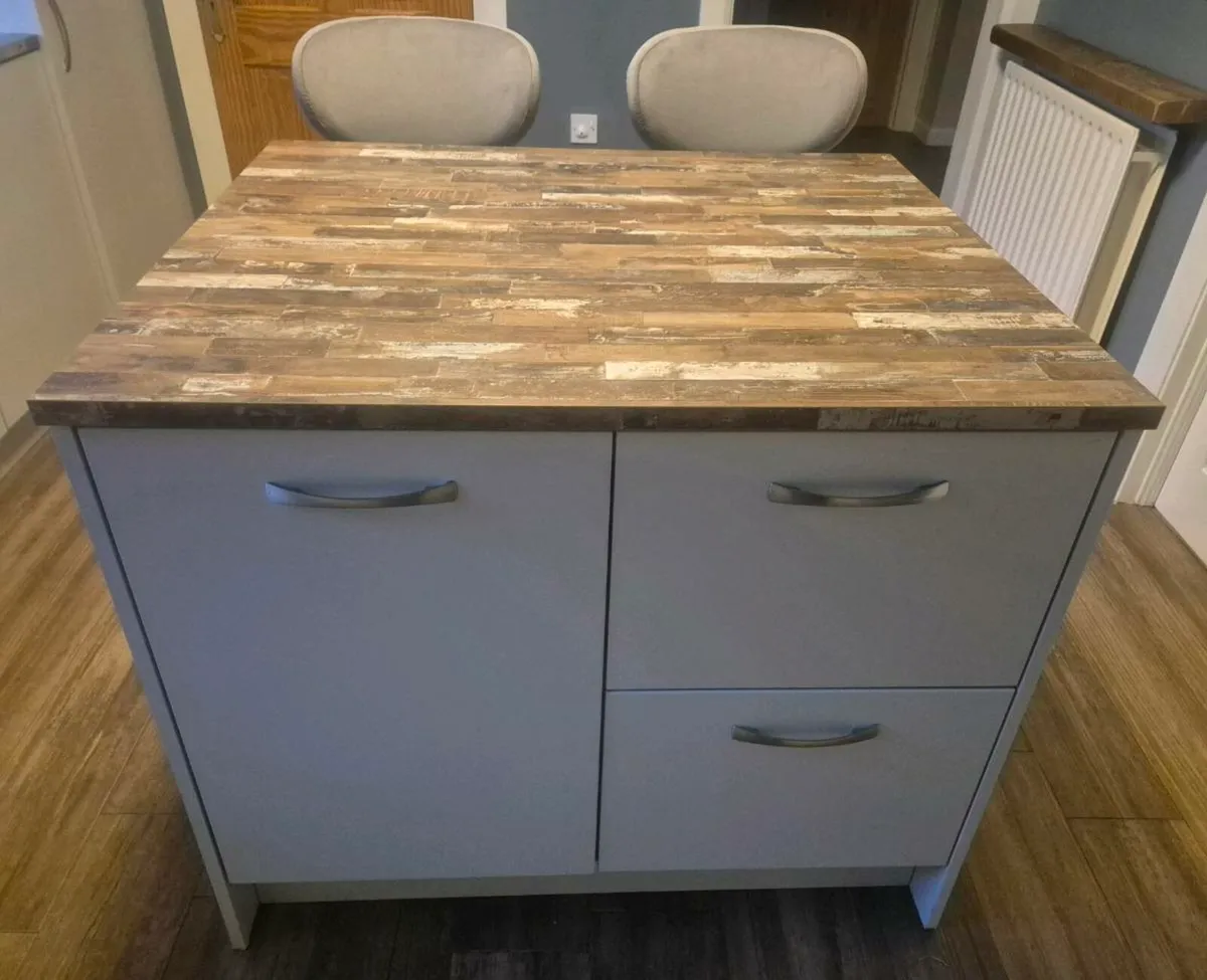 Freestanding Kitchen Island - Image 1