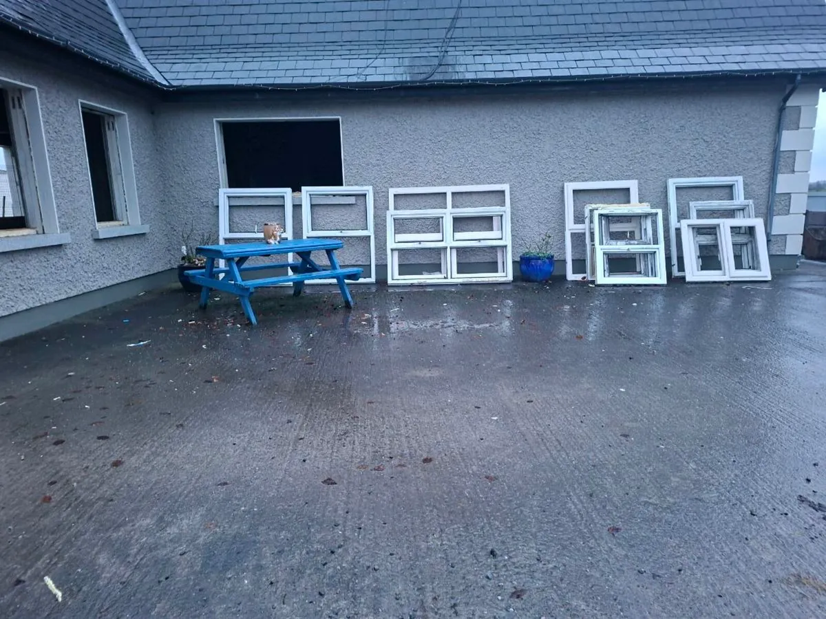 15 window frames - Image 1