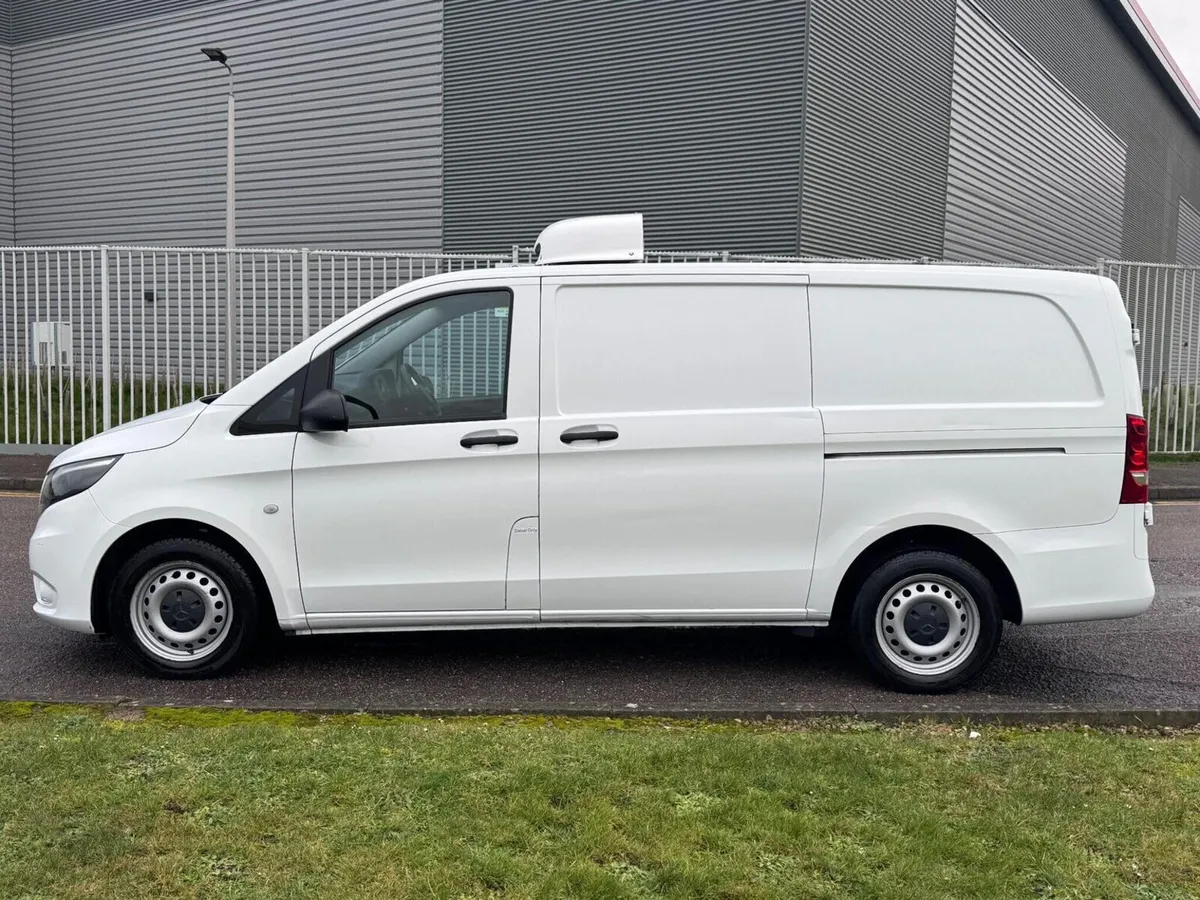 2021 Mercedes-Benz Vito Refrigerated Van - Image 4