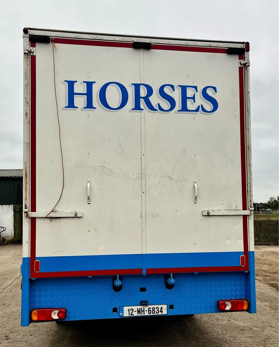 2012 7.5ton horse lorry - Image 4