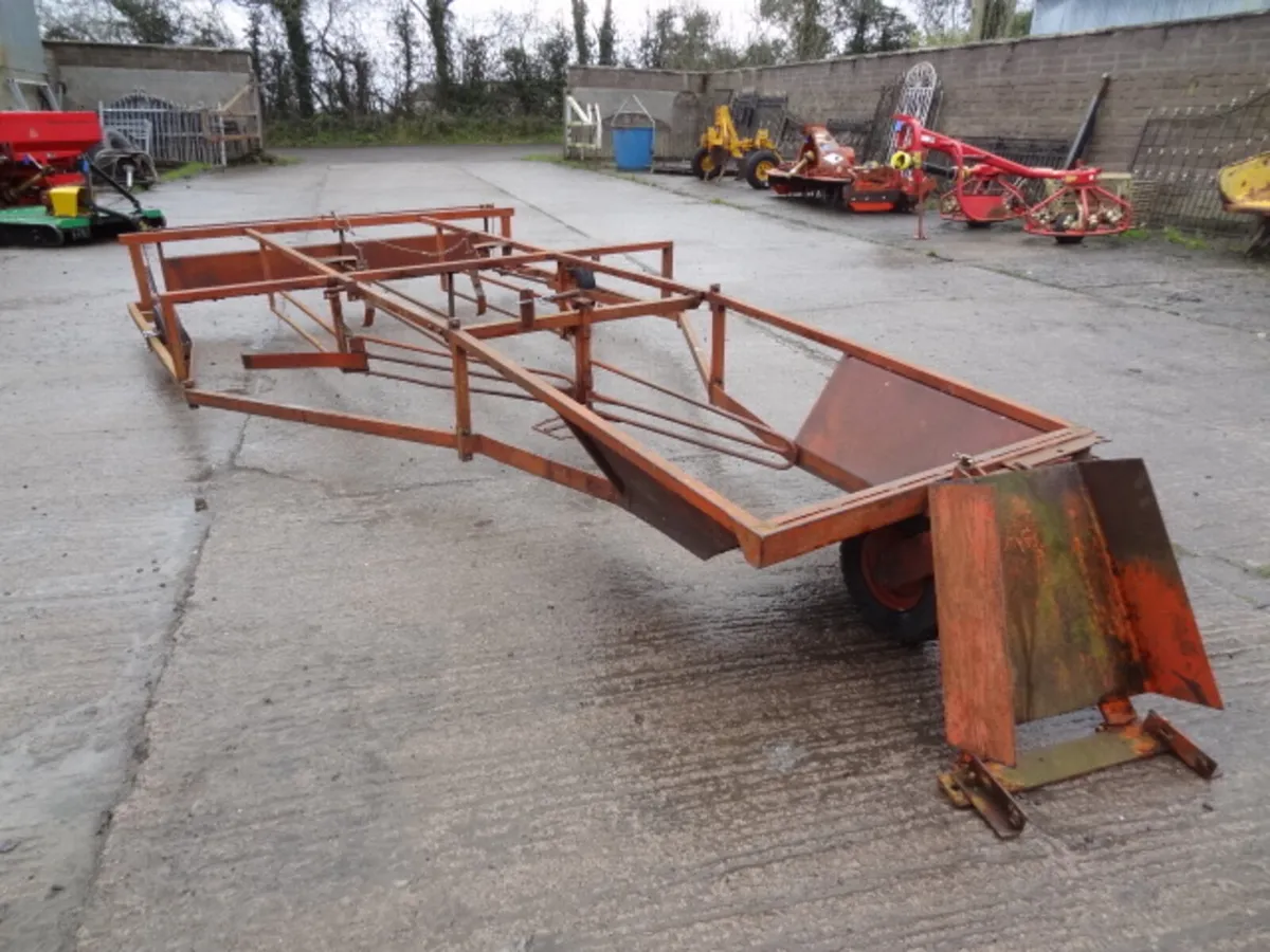 Browns Flat 8 Bale Sledge Sleigh - Image 1