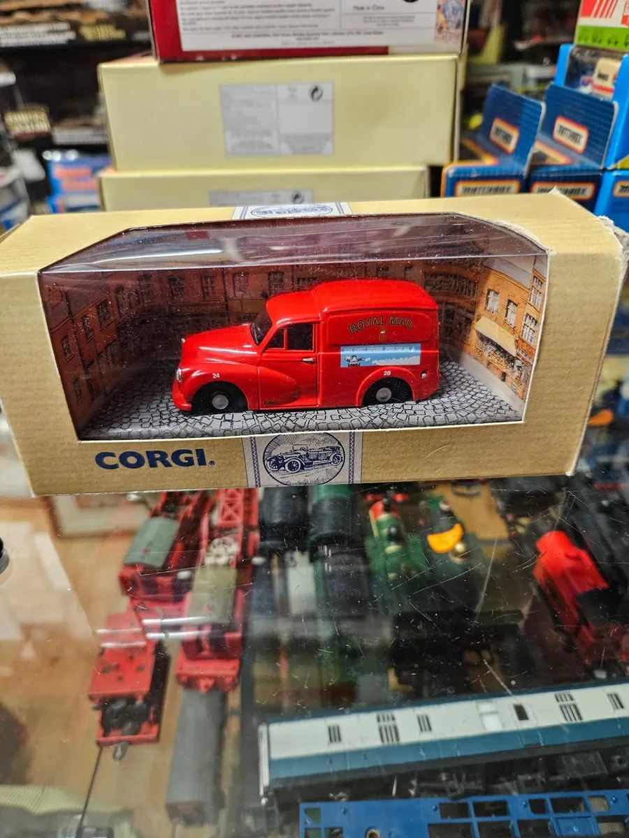 Corgi Morris Minor Van