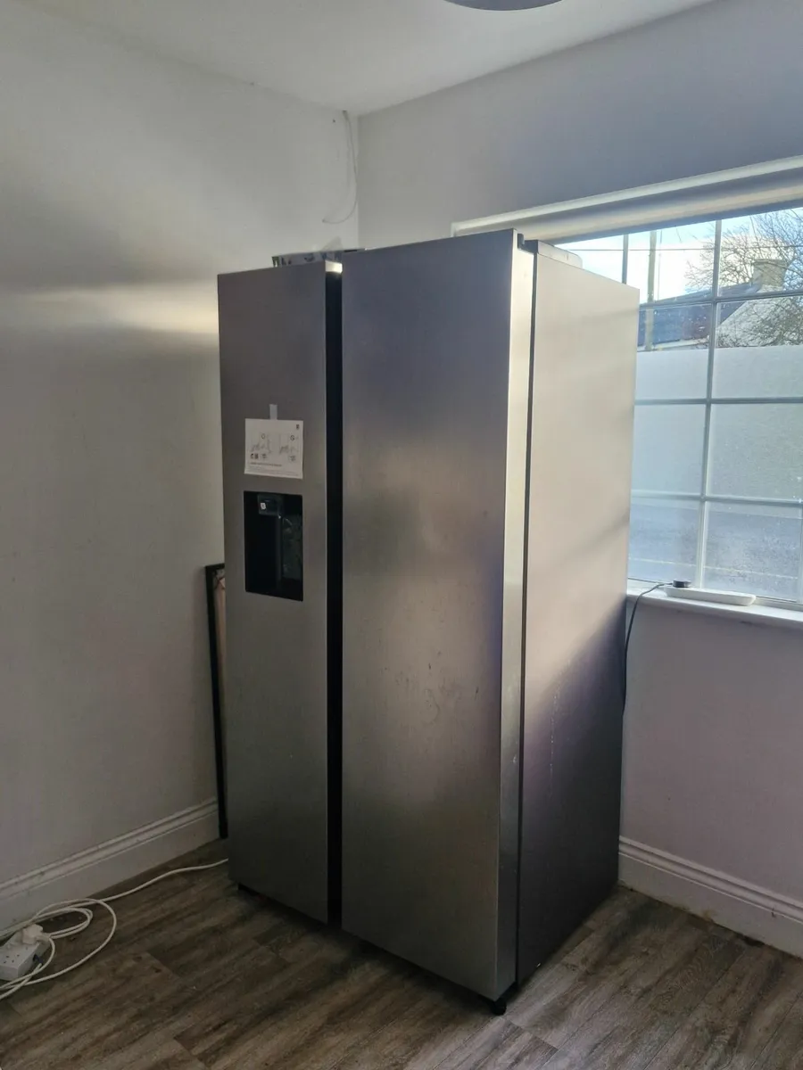 Samsung American Style Fridge Freezer - Image 1