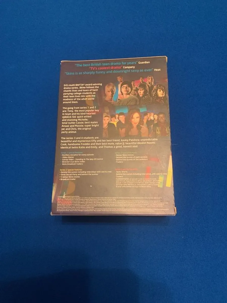 Skins: Complete Series 1-4 DVD in 12 Disc BOXSET(2010) Nicholas Hoult cert 18 - Image 2