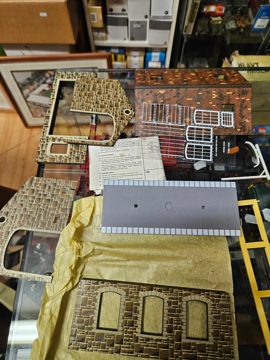 Hornby OO Gauge Goods Shed - Image 2