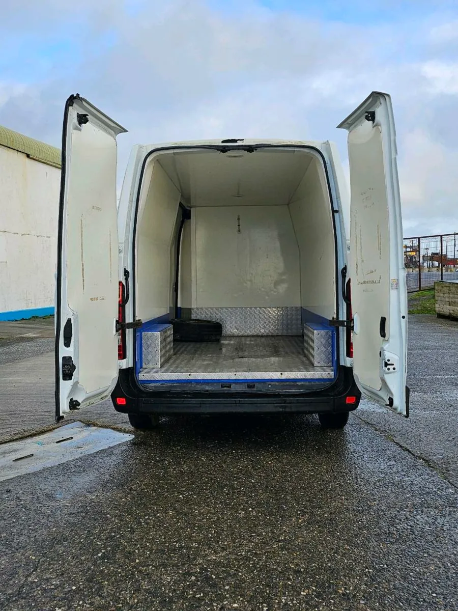 Renault Master long base Van - Image 3