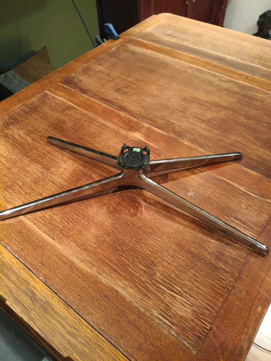 Tv stand new , Samsung 30 Euro - Image 2