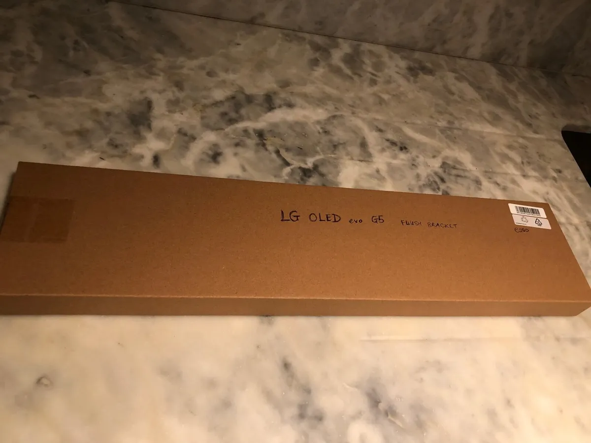 Low profile bracket for tv - Image 2