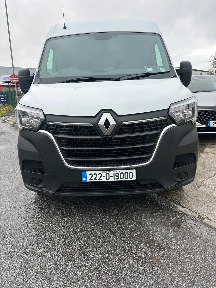 2022 Renault master NO VAT - Image 1