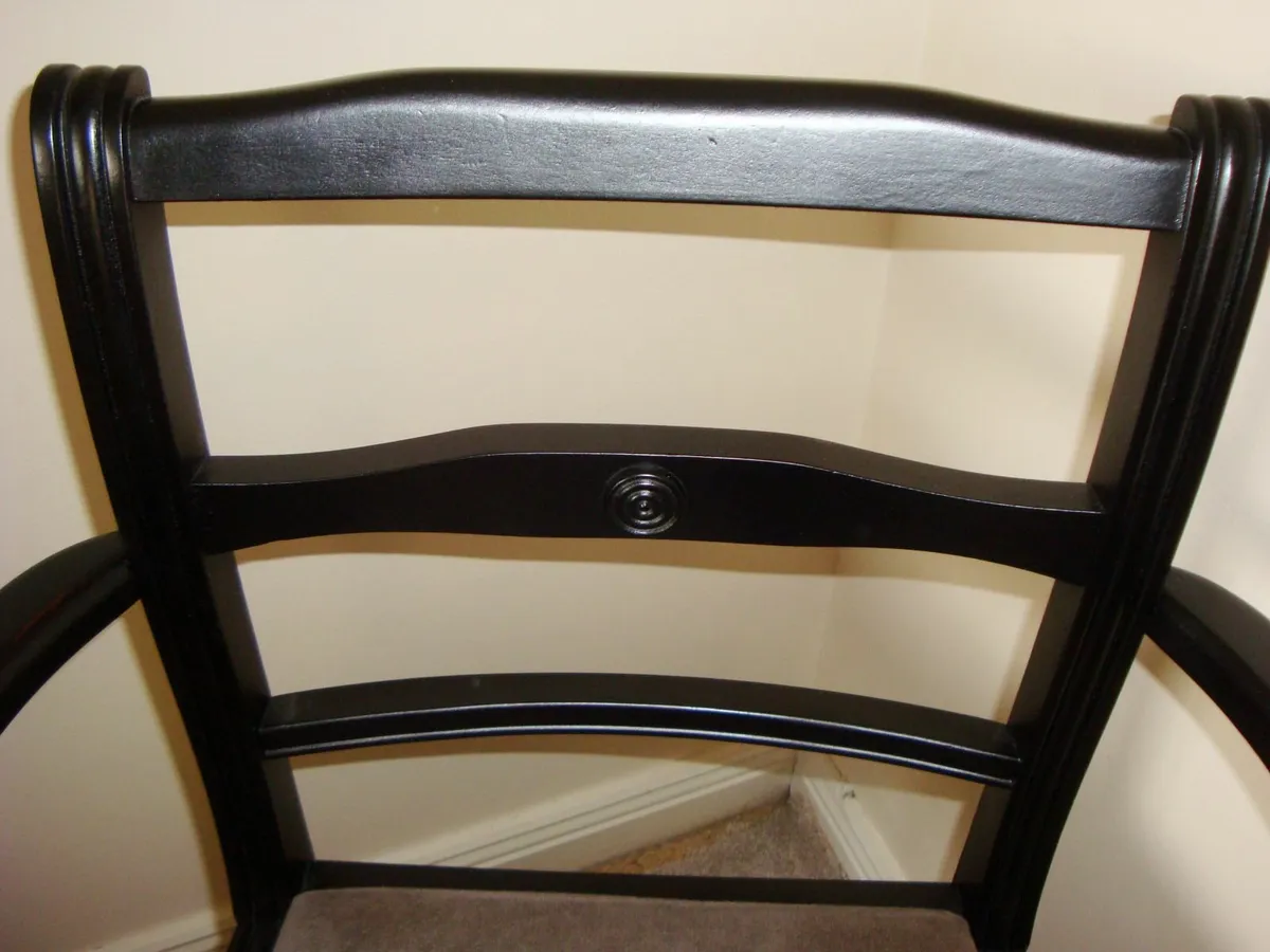 Black chair - Image 4