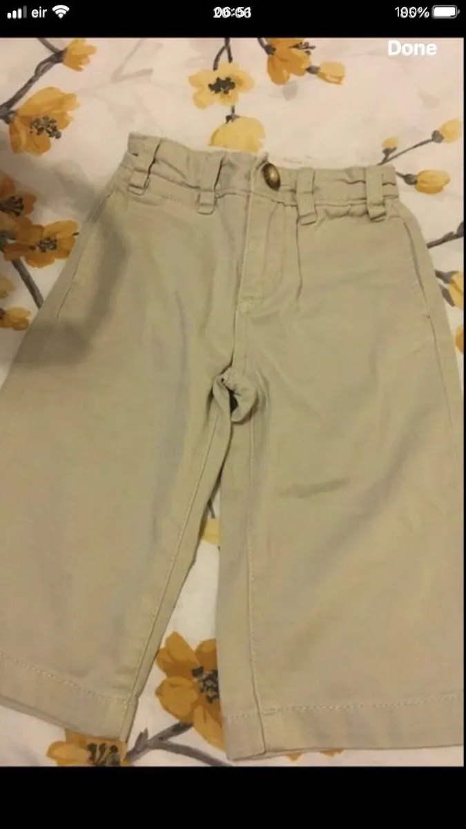 Boys gap trousers 12/18 mths €3 - Image 1