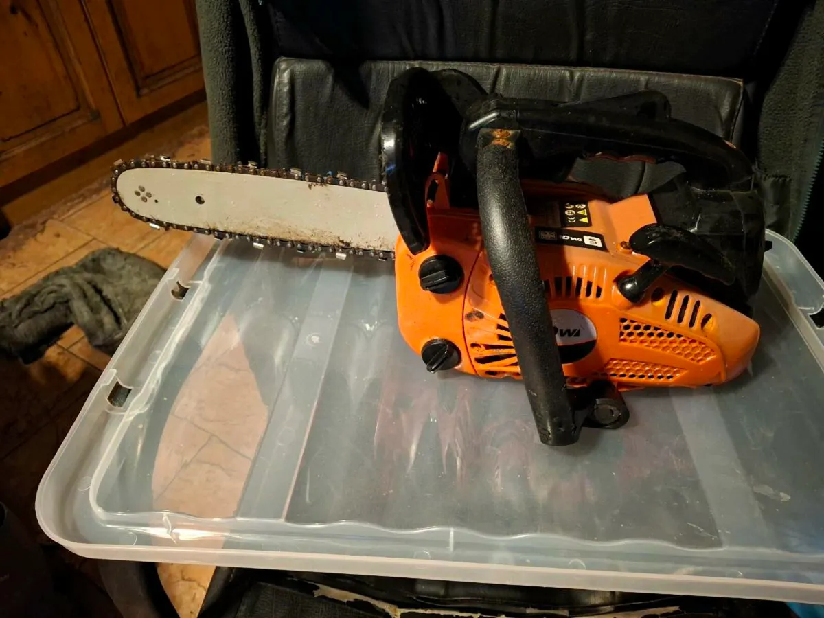 Chainsaw - Image 1
