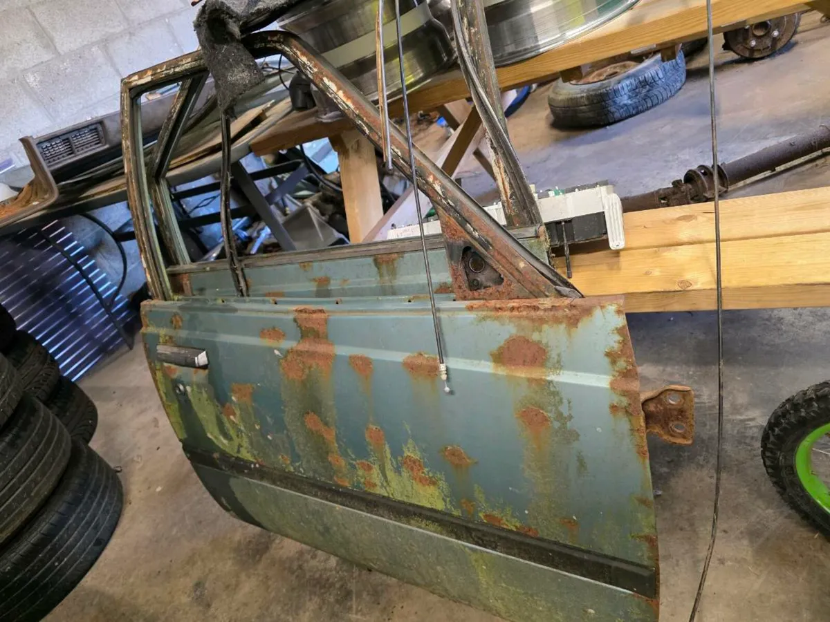 Toyota carina aa60 parts - Image 2