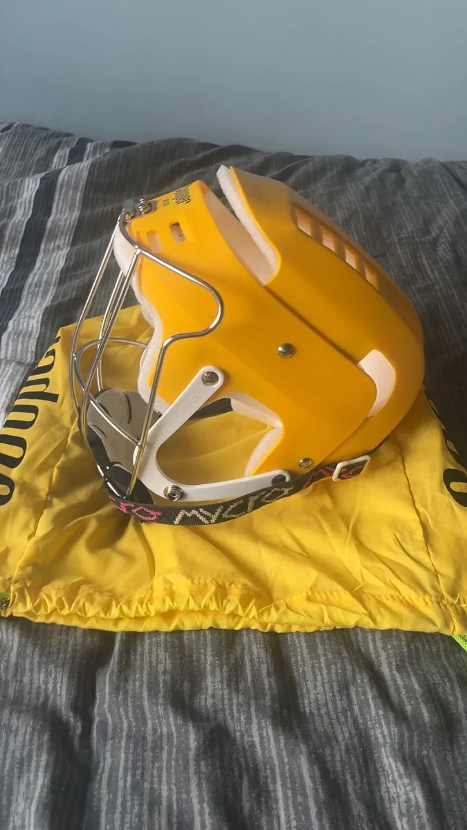 Cooper hurling helmet - Image 2