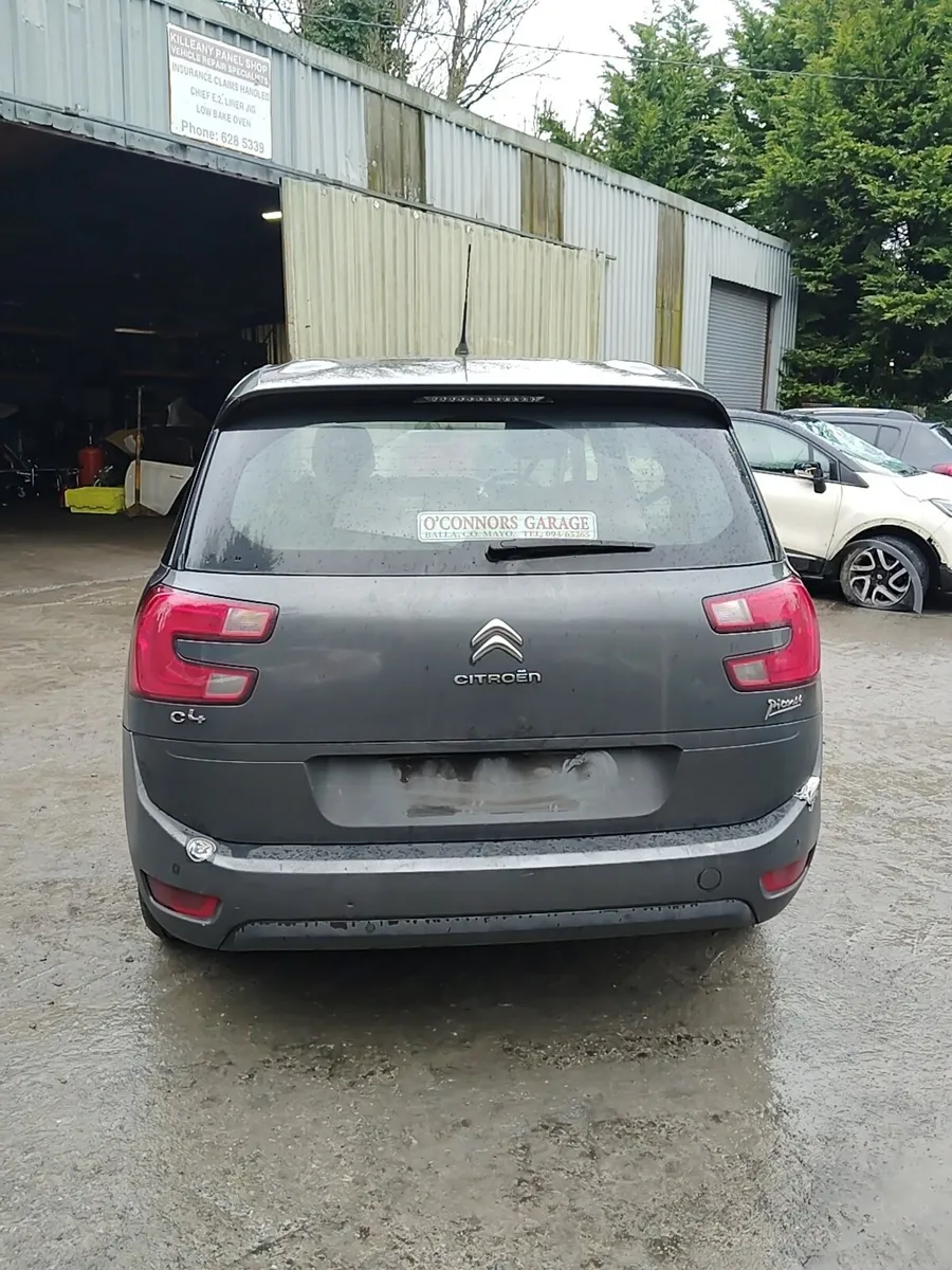 Breaking Citroen C4 picasso 2015 diesel - Image 4