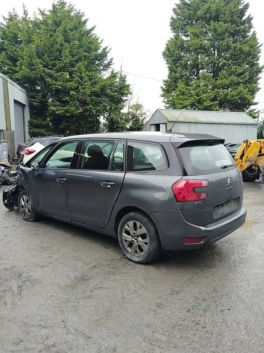 Breaking Citroen C4 picasso 2015 diesel - Image 3