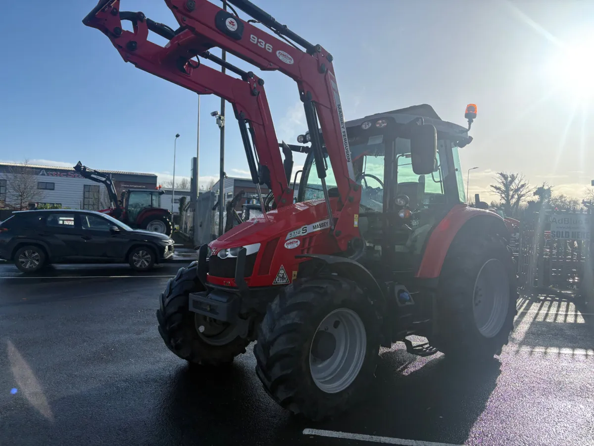 Massey Ferguson 5712s - Image 3