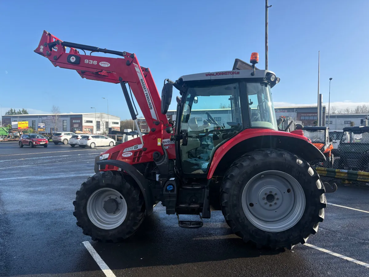 Massey Ferguson 5712s - Image 1