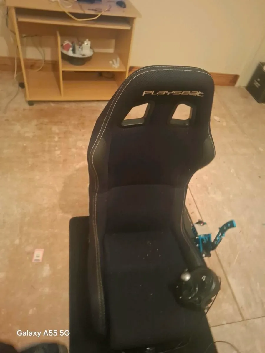 Playseat and logitech g29 - Image 4