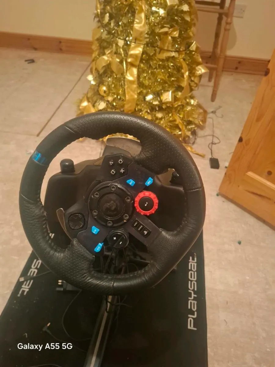 Playseat and logitech g29 - Image 1