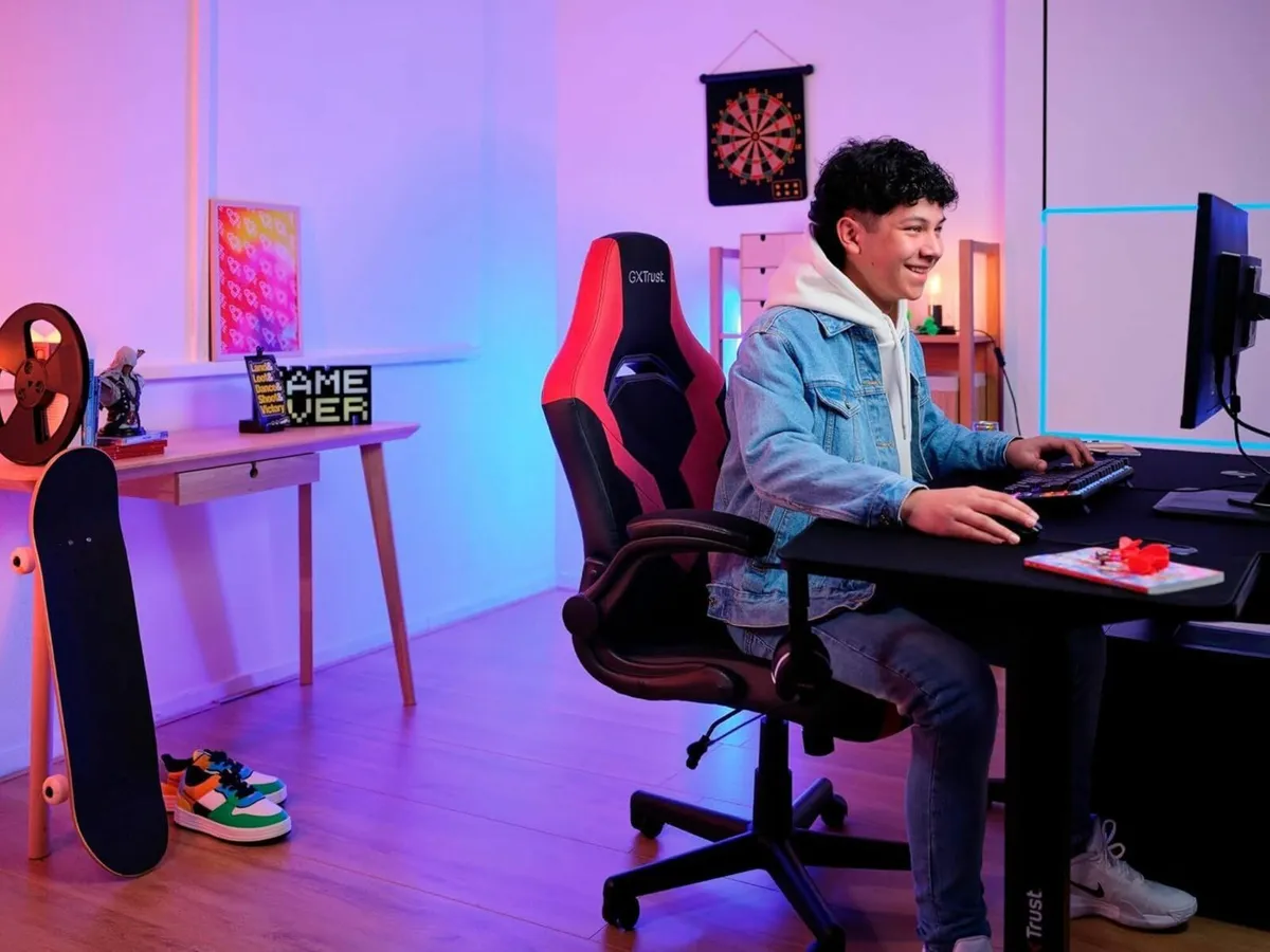 GXTrust 1703 Yezz Gaming Chair with Padded Arm - Image 2