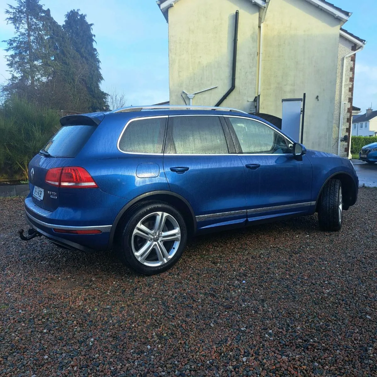 Volkswagen Touareg R-Line 3.0  V6 - Image 2