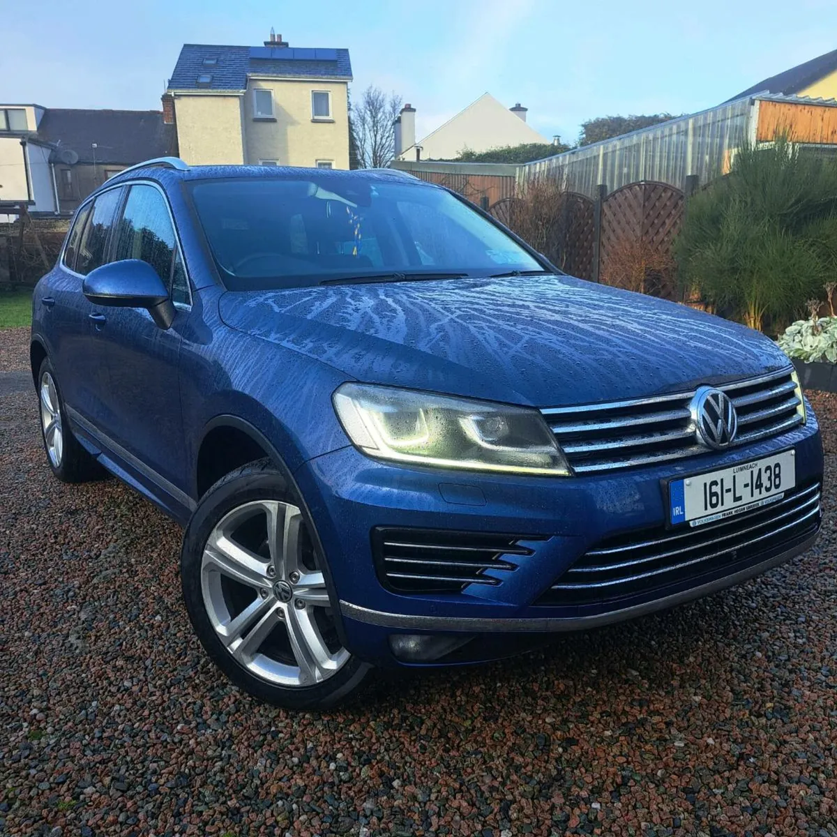 Volkswagen Touareg R-Line 3.0  V6 - Image 1