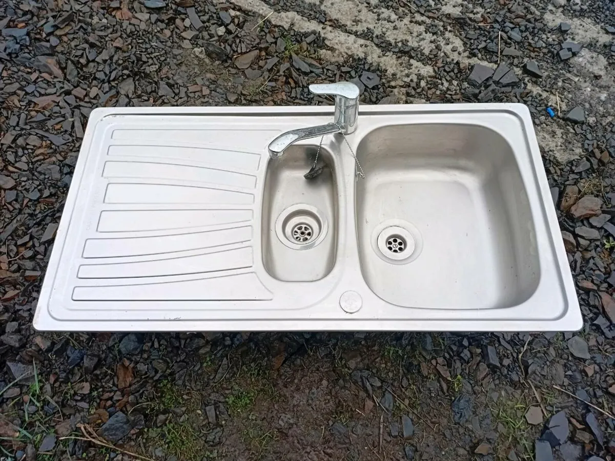3 kitchen sinks. 70e the lot. - Image 1