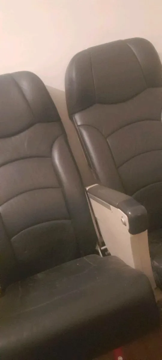 Airplane seats2 airplane seats for sale very hard - Image 4