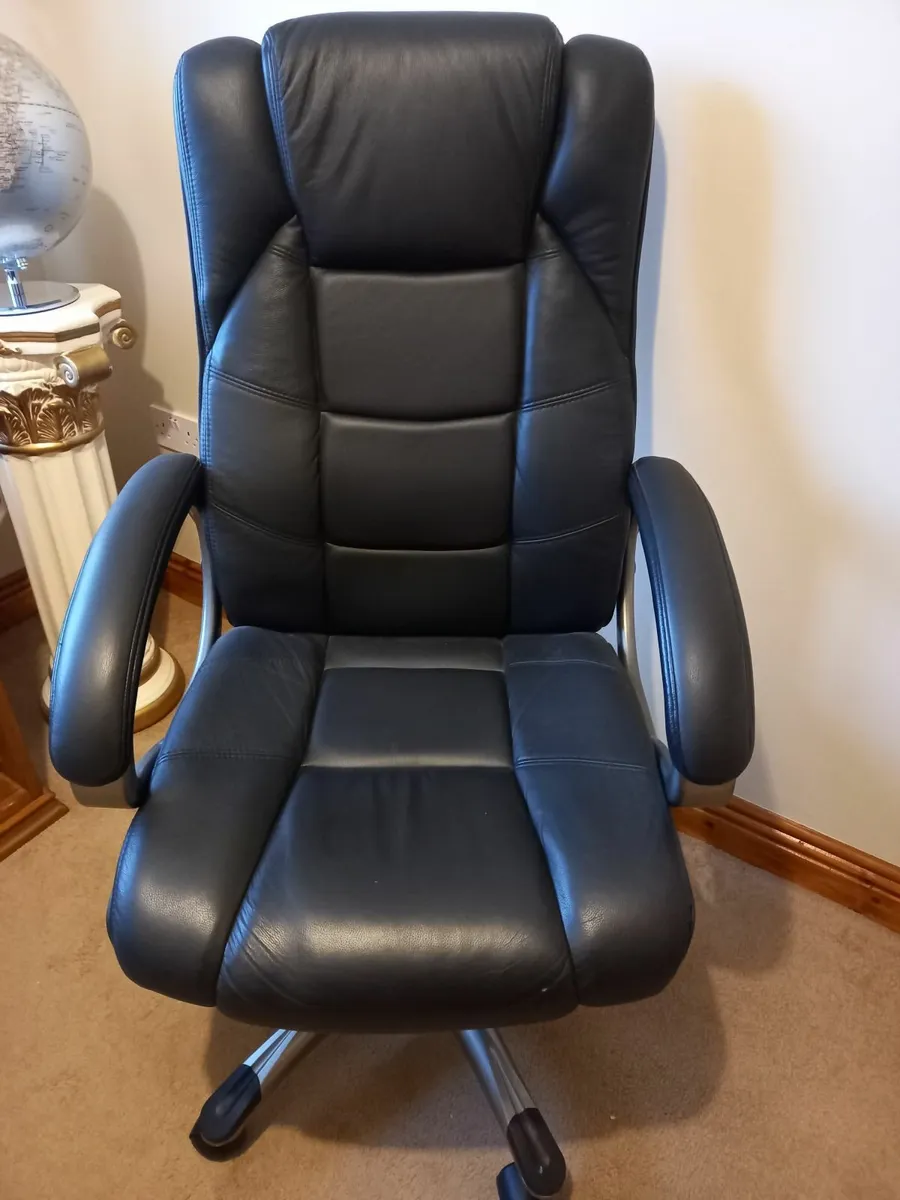 Office desk and leather swivel chair - Image 4
