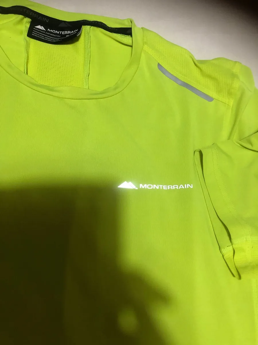 Mens Monterrain teeshirt size M €15 - Image 2