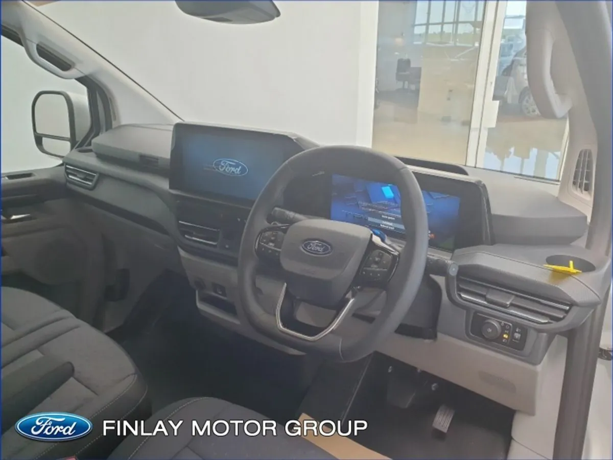 Ford Transit Custom Custom Limited SWB 170ps Auto - Image 3