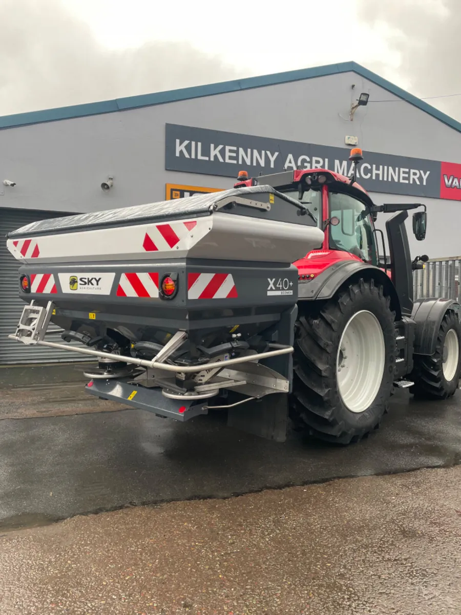 Sky X40 econov Fertiliser spreader - Image 2