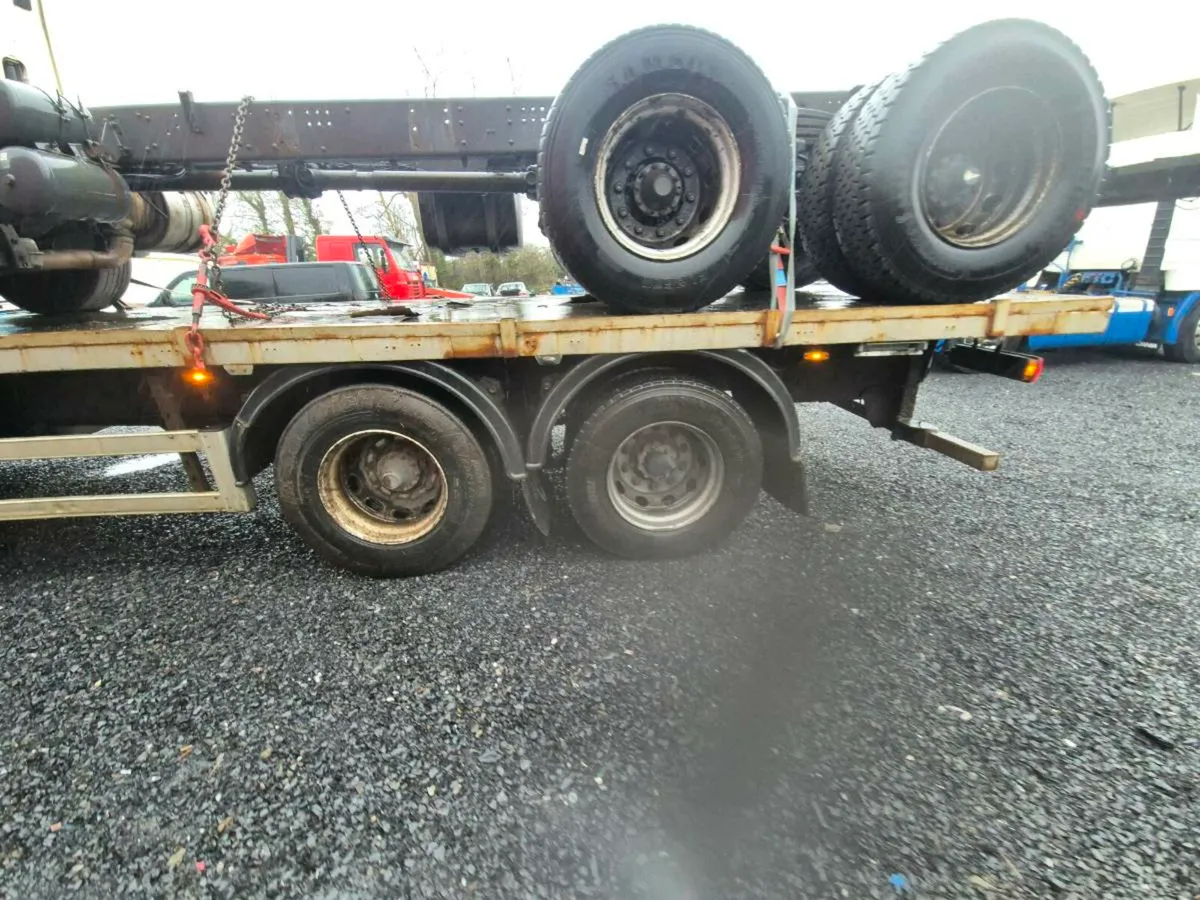 Scanias 6x2s scania 6x4s 8x4s - Image 2