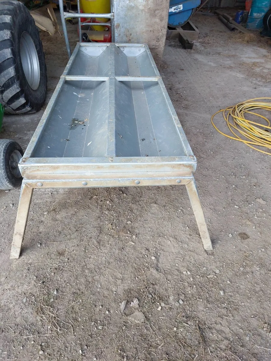 Cattle feeder - Image 2
