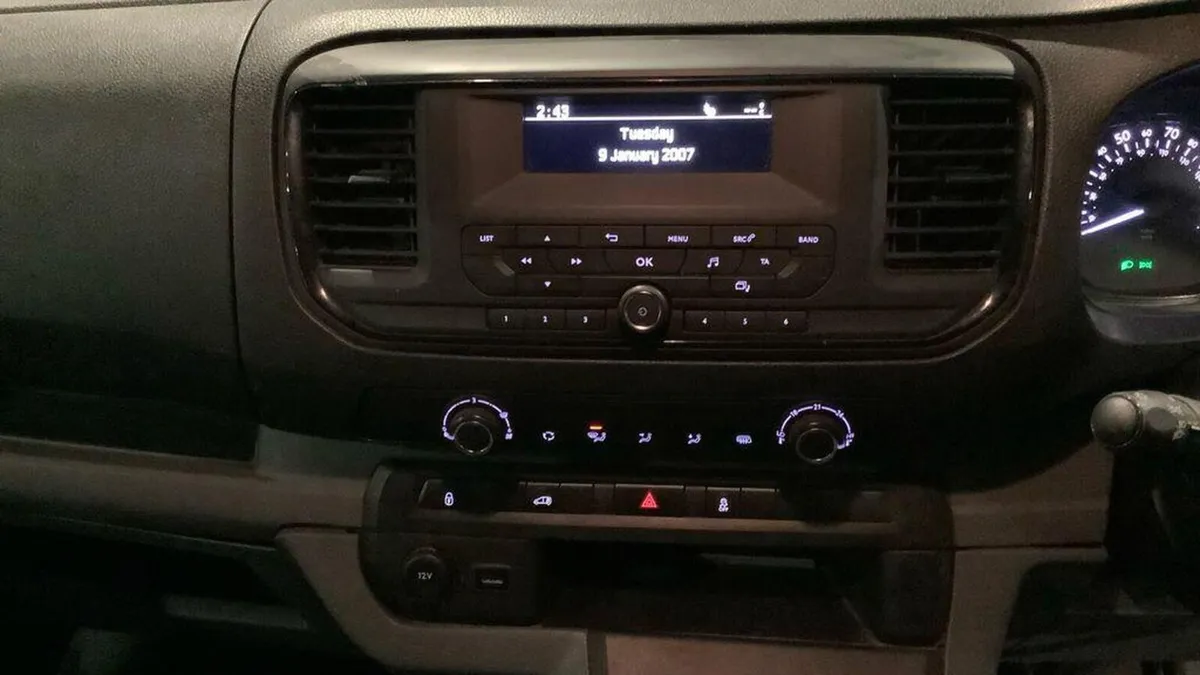 2019 Citroen Dispatch Panel Van - Image 3