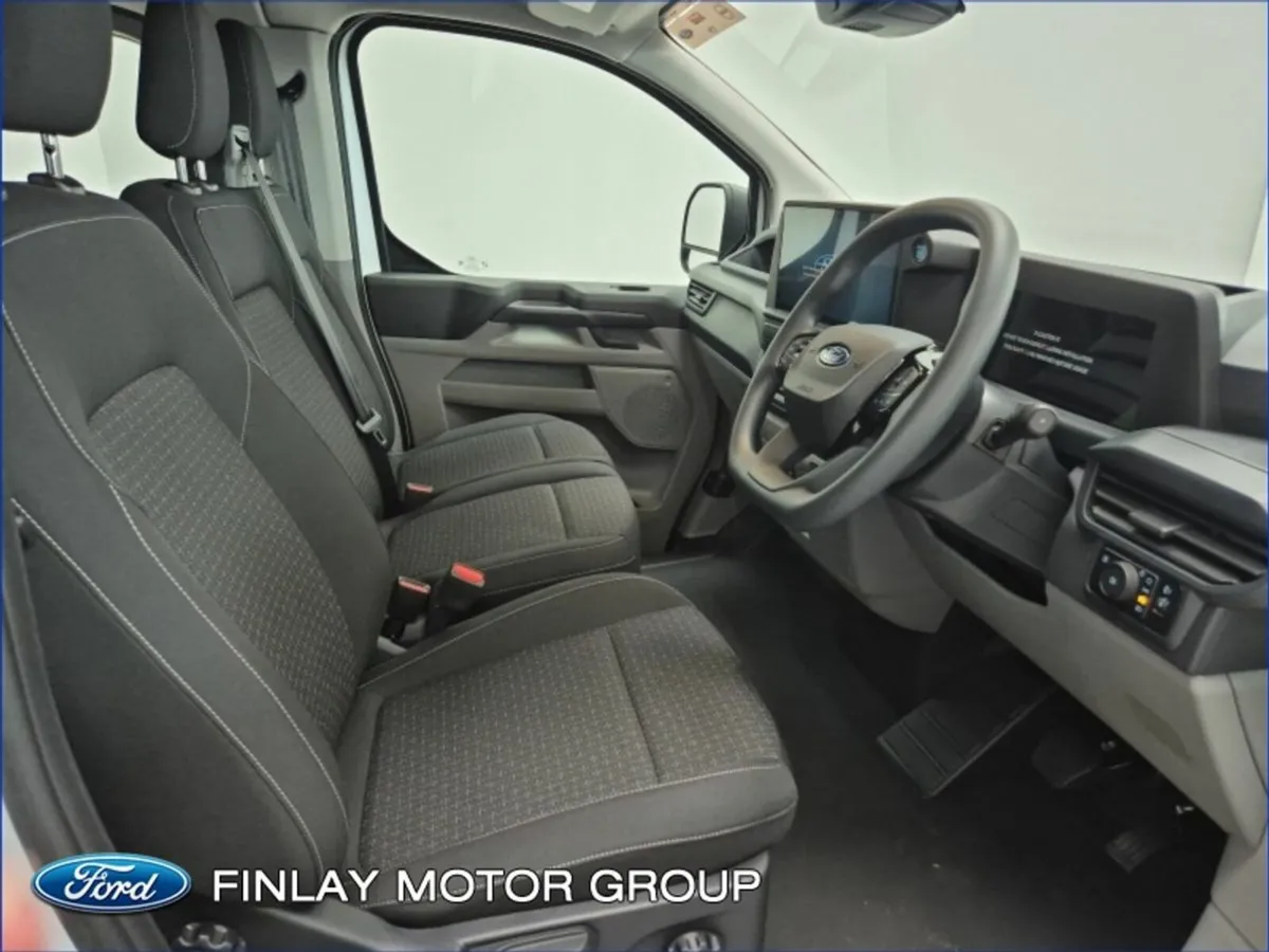 Ford Transit Custom  CUSTOM DCIV LWB IN STOCK - Image 4