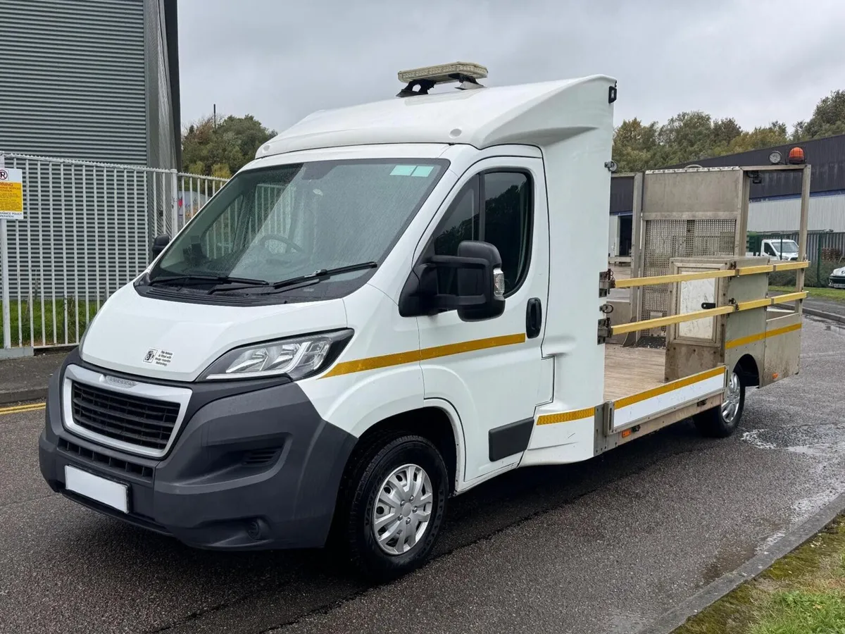 2018 Peugeot Boxer Dropside Van - Image 2